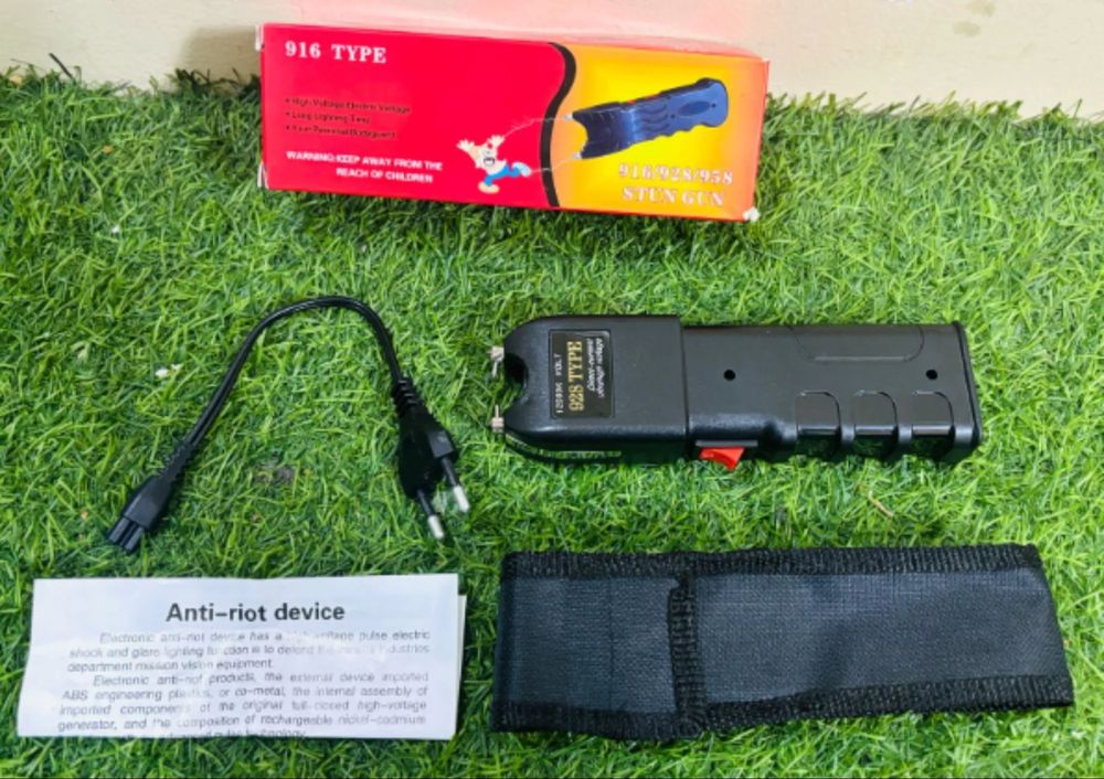 Full kit including charger and case